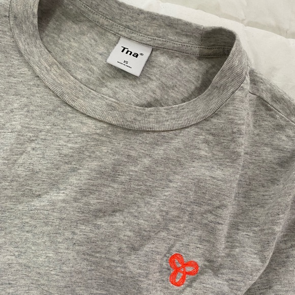 TNA Heather Gray Cropped Long Sleeve Tee - Picture 3 of 4